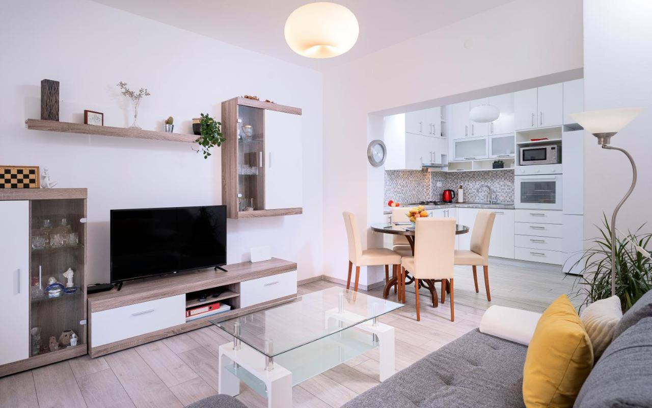 Kumquat Apartment - Zf Hvar Hvar Town Bagian luar foto