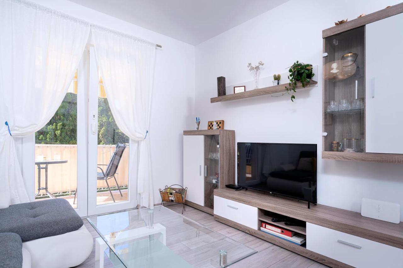 Kumquat Apartment - Zf Hvar Hvar Town Bagian luar foto